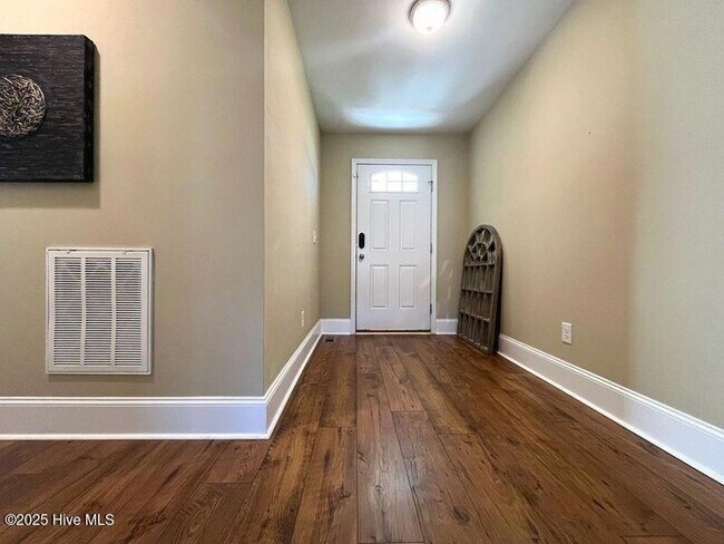 Foto del edificio - 225 Savannah Garden Dr