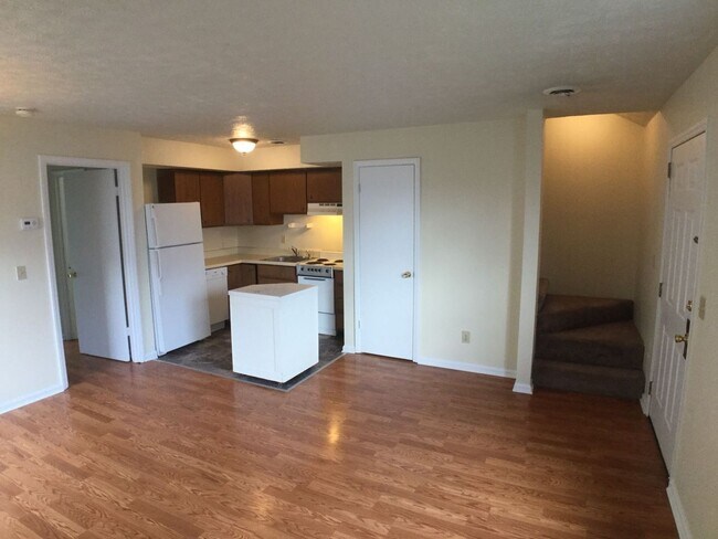 Building Photo - Radford, 3 BR / 2 BA