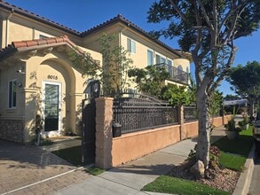 Building Photo - 8015 Mermaid Cir