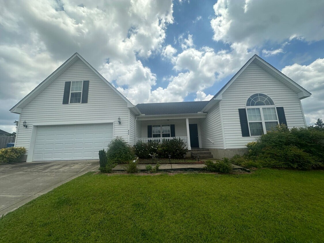 Primary Photo - 450 Copper Creek ~ Raeford