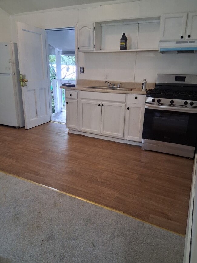 Building Photo - 40 Skylark Cir