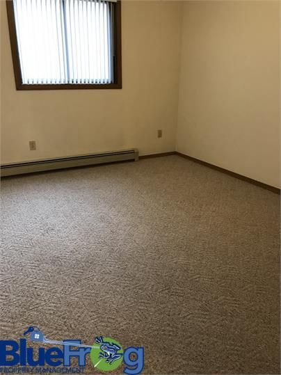 Building Photo - 465 Laverne Drive 1