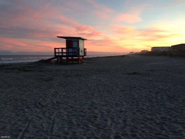Foto del edificio - 2 br, 2 bath Condo - 4000 Ocean Beach Blvd