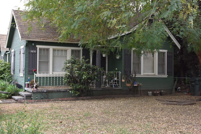 Casa del frente - 3850 Blanche St