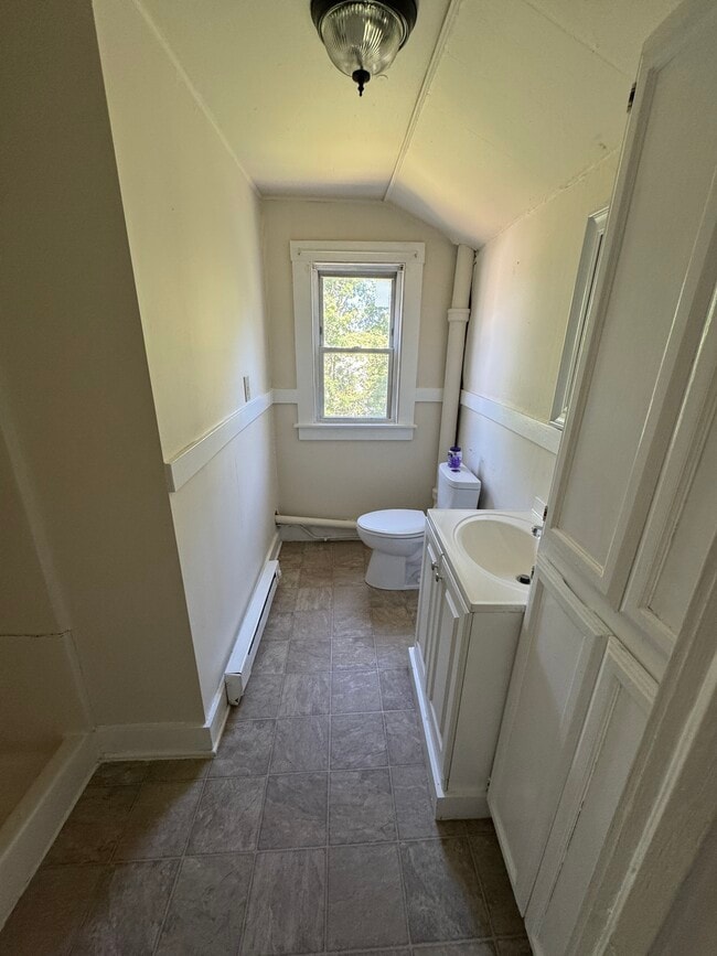 Building Photo - 57 Rhodes St