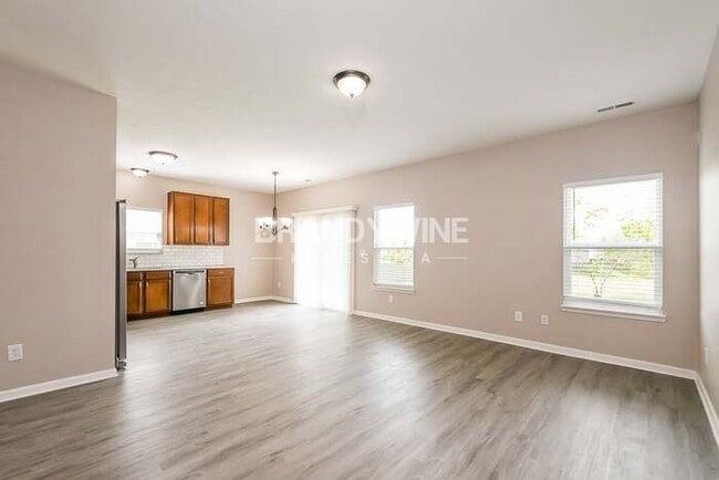 Building Photo - 1406 Graybark St