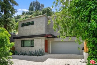 Building Photo - 939 N Beverly Glen Blvd