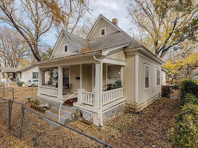 Building Photo - 2 bed 1 bath Home For Rent