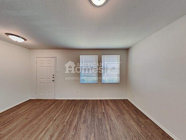 Foto del edificio - 4301 German Pointer Way