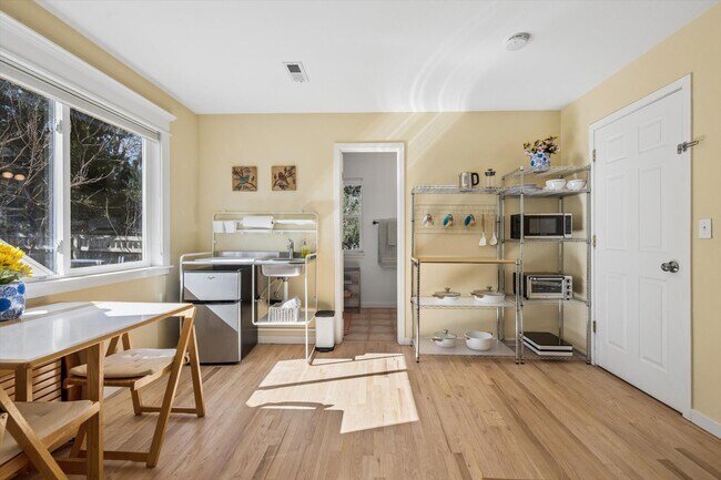 Building Photo - 2002 S Fork Dr