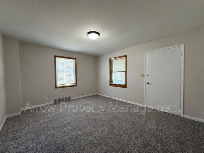 Building Photo - 1309 S 10th St