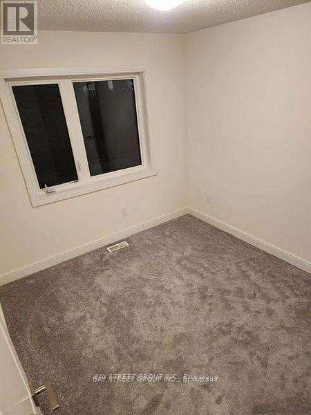 Photo du bâtiment - 18 Military Cres