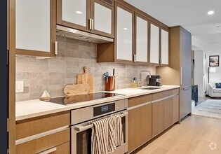 Building Photo - 570 Broome St
