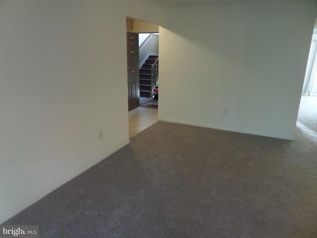 Building Photo - 9230 Niki Pl