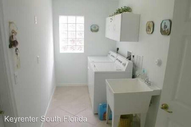 Building Photo - 4 br, 3 bath House - 2023 Little Torch St