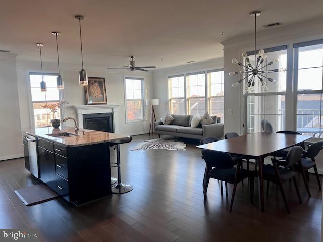 Foto del edificio - 13722 Neil Armstrong Ave