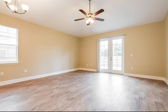 Foto del edificio - 527 Hibiscus Cove Dr