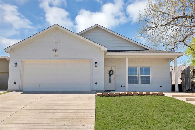 Building Photo - 3015 Columbus Ave