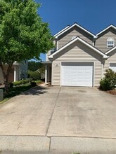 Building Photo - 128 Clusters Cir