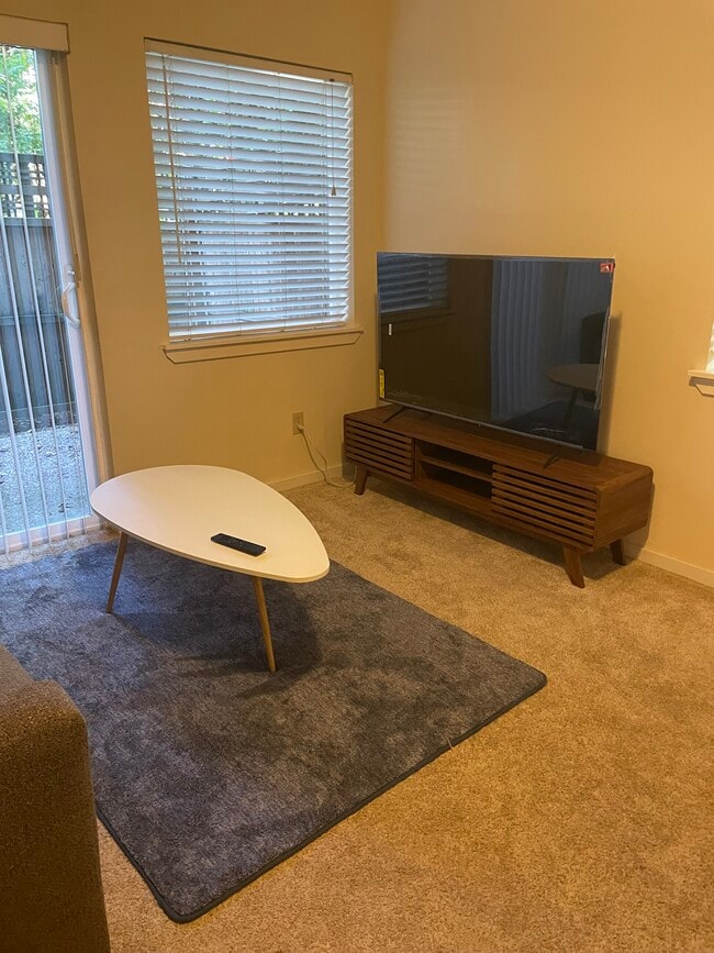 Foto del edificio - 8812 Stone Ave N