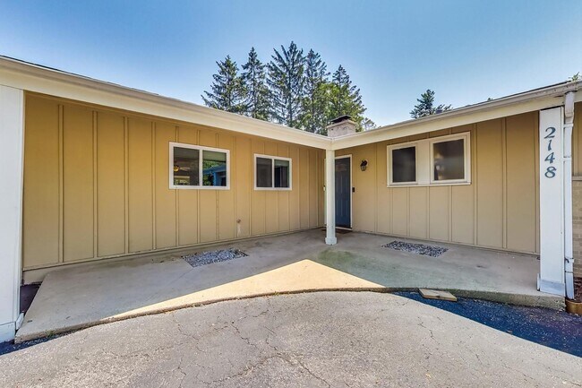 Building Photo - 2148 Tanglewood Ct