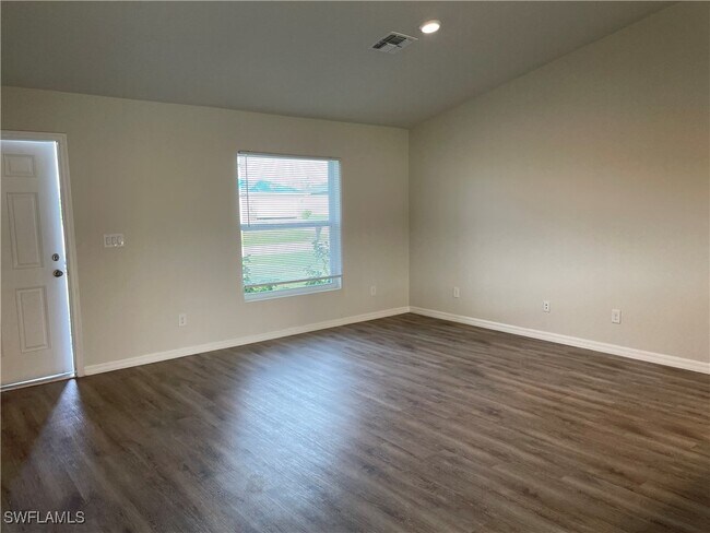 Foto del edificio - 2203 NW 21st Ave