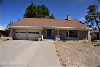 Building Photo - 9917 Honolulu Dr