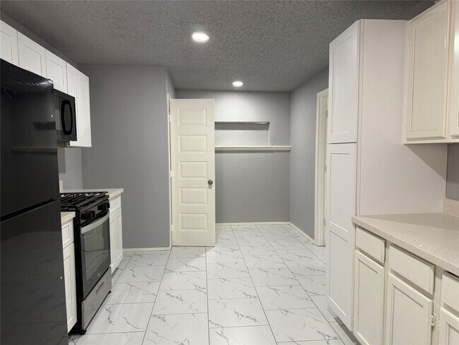 Foto del edificio - 23515 Briarcreek Blvd