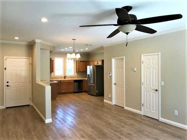 Photo - UPDATED 3 BED, 2.5 BATH, 1127 SQ FT House