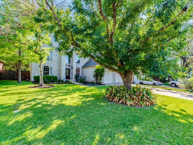 Building Photo - 6911 Gentle Oak Dr
