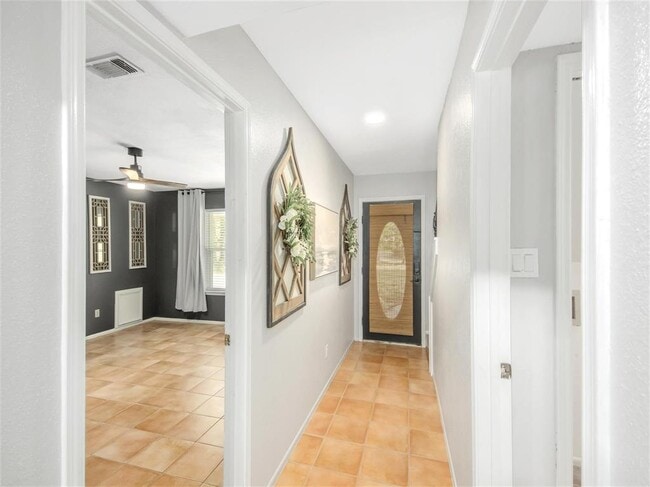 Building Photo - 2034 Cherry Laurel