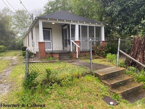 Building Photo - 2928 Baldwin St