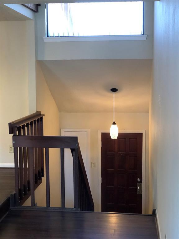 Building Photo - 673 Davis Rd