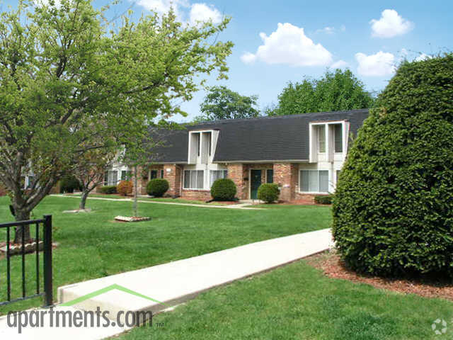 Patio - Townehouse Village Apartments