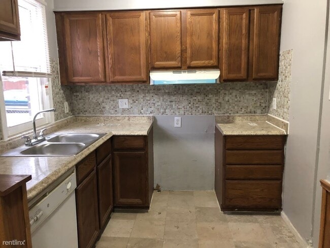 Building Photo - 3 br, 1 bath House - 8882 Archdale St