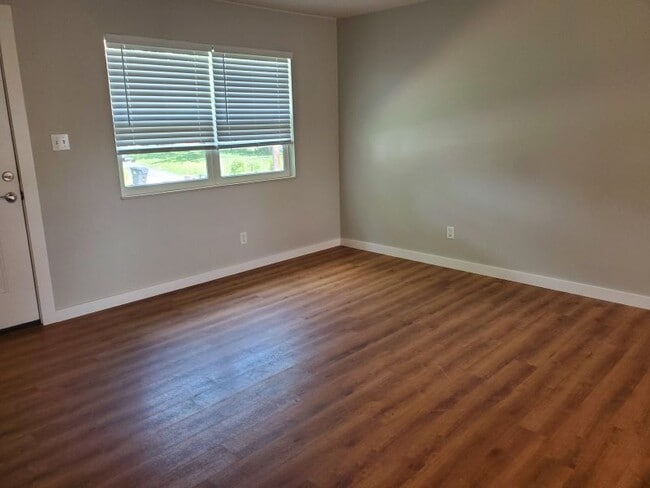 Building Photo - 5725 Dodge Rd