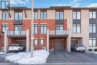 Building Photo - 502 Labrador Cres