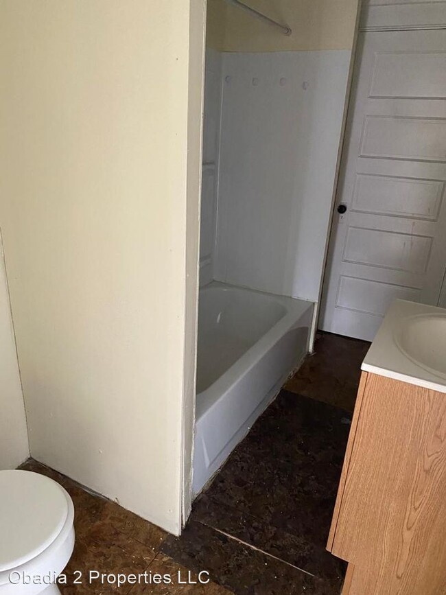 Building Photo - 3 br, 1 bath House - 334 Woods Ave