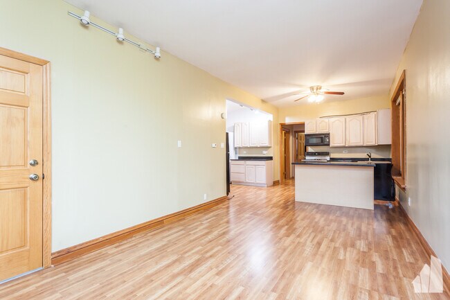 Building Photo - 1931 W Potomac Ave