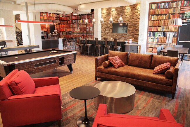 Foto del edificio - University Village