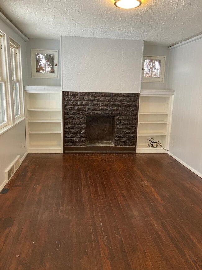 Foto del edificio - 2313 Vodeli St