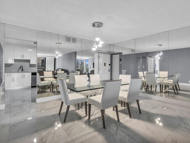 Building Photo - 2101 S Ocean Dr