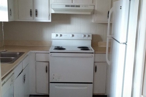 Primary Photo - 350 Byron Rd