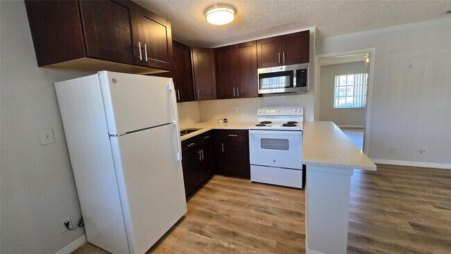 Foto del edificio - 416 Lakeside Dr