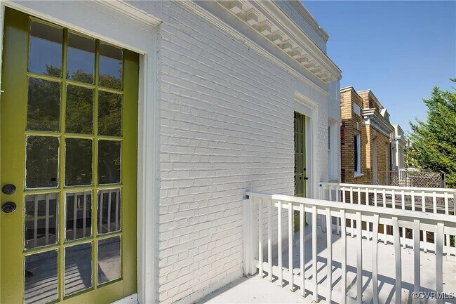 Foto del edificio - 3139 Ellwood Ave