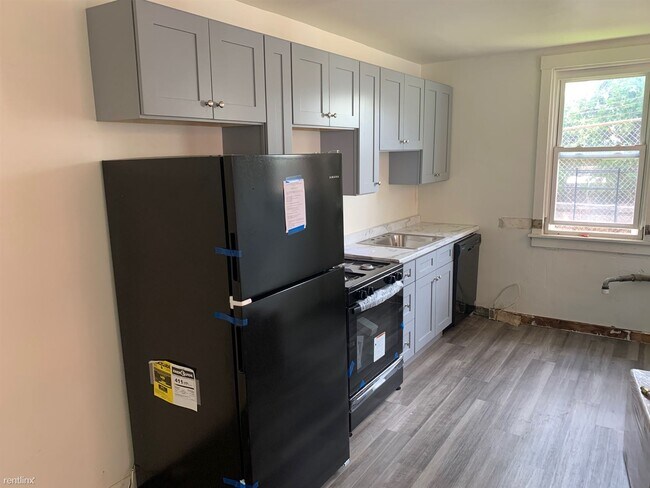 Foto del edificio - 3 br, 1 bath House - 237 Chesterfield Rd