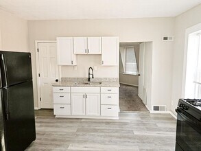 Building Photo - 801 Central Ave