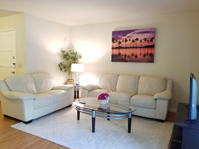 Living Room - 2101 Rock St