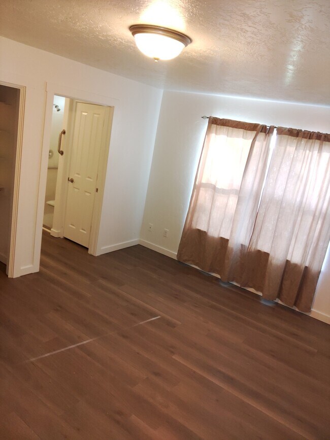 Foto del edificio - 2865 SE Lemmon Ave