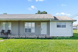 Building Photo - 0 306-901 Thompsonville Ln